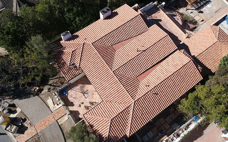 Fixed tile roof